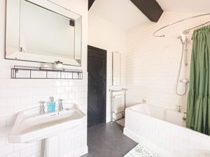 Photo 28- click for photo gallery